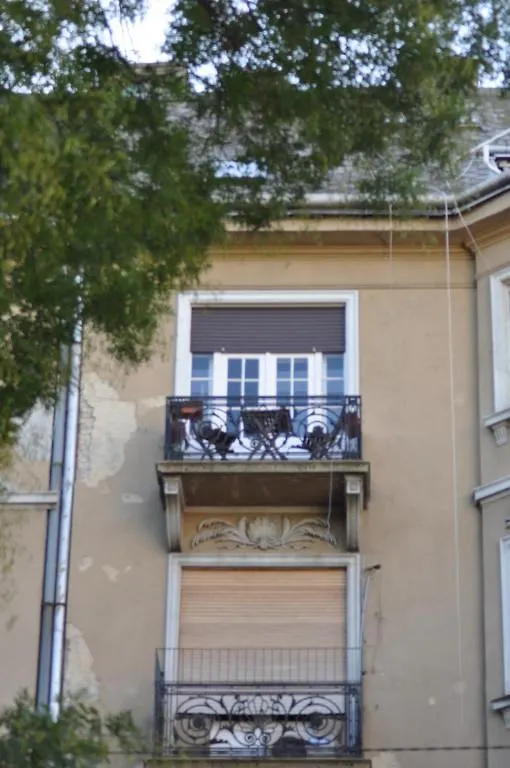 Last Minute Budapest Apartment